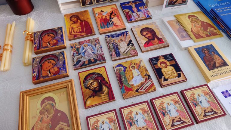 Pääsiäisaiheisia painokuvaikoneja